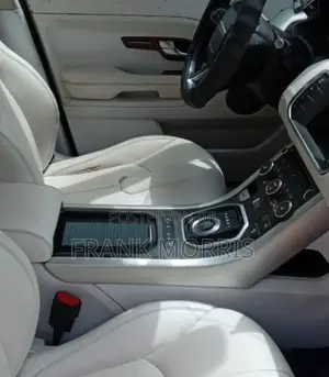 Land Rover Range Rover Evoque Prestige 4x4 (2.0L 4cyl 9A) 2014 White