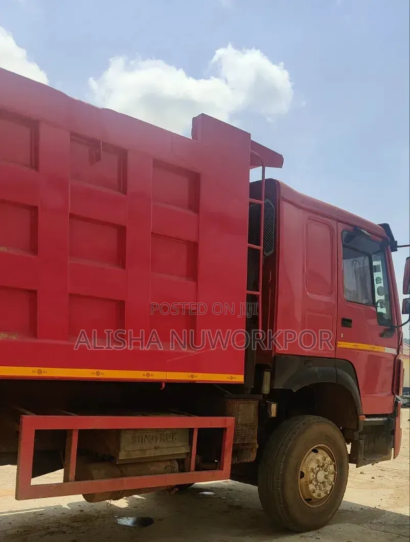 Tipper Truck