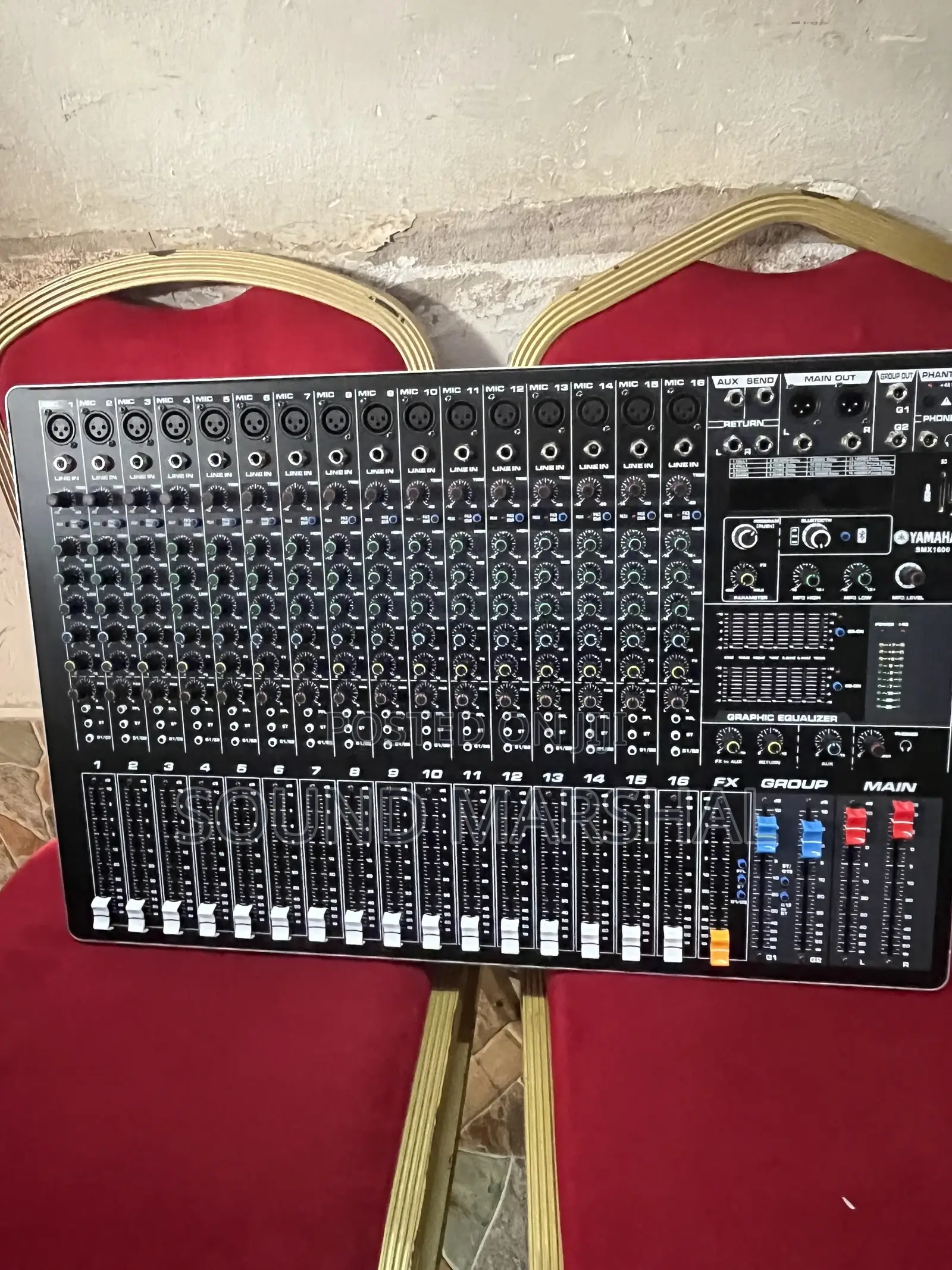 Yamaha SMX-16 (16 Channel Mixer)