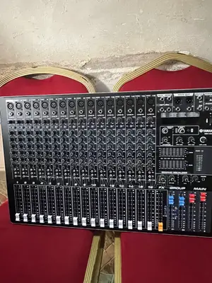 Yamaha SMX-16 (16 Channel Mixer)