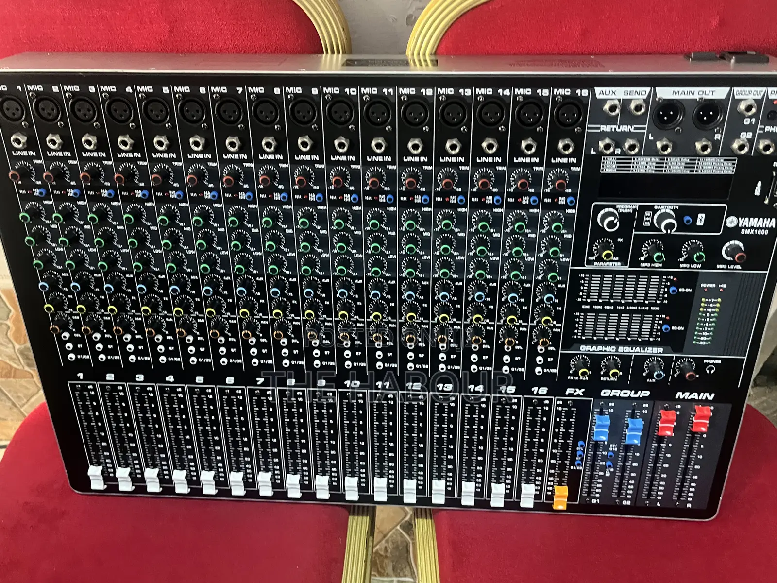 Yamaha SMX-16 (16 Channel Mixer)