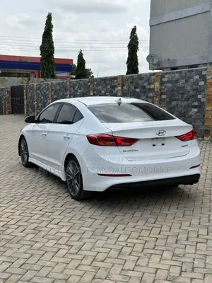 Hyundai Elantra Sport 2018 White