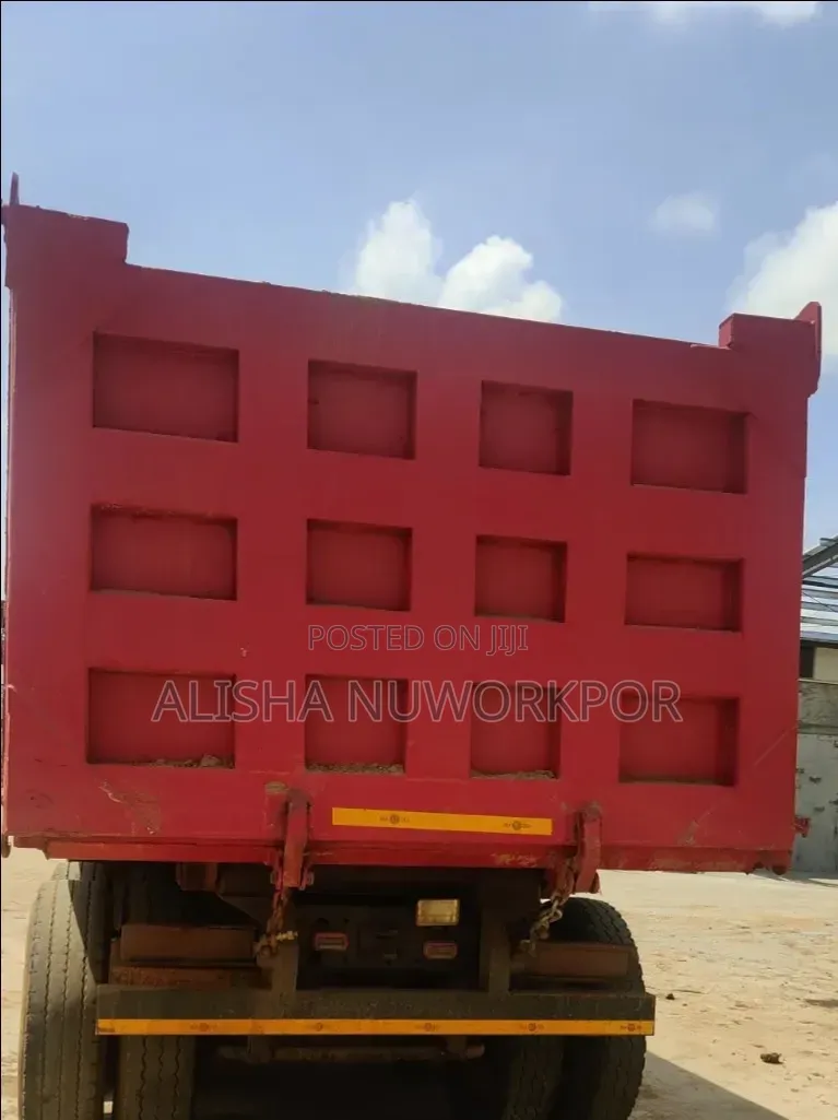 Tipper Truck