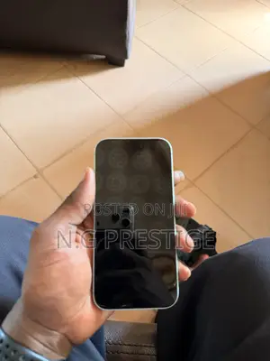 Apple iPhone 15 128 GB Green