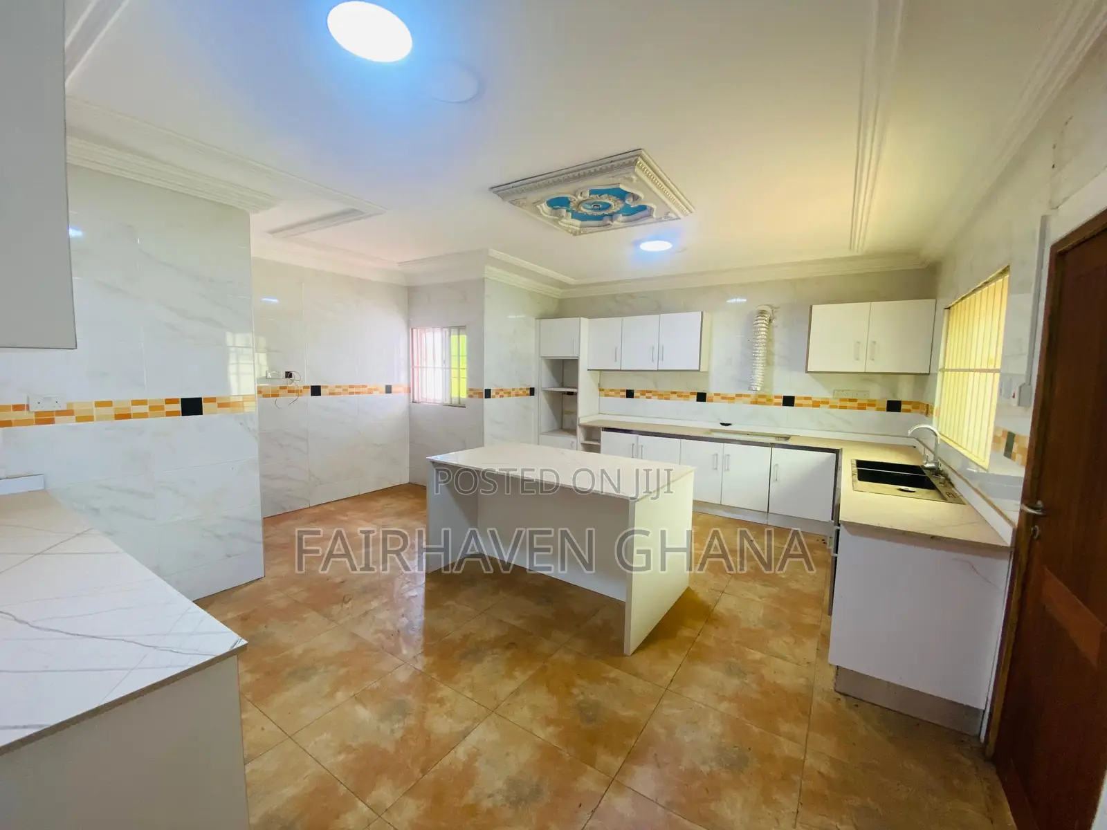 10bdrm House in Fairhaven Properties, Afienya for rent