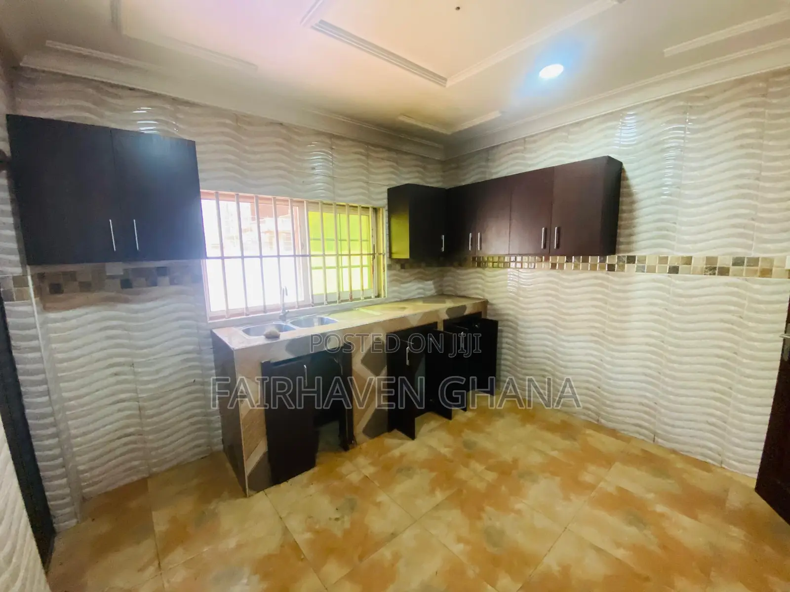 10bdrm House in Fairhaven Properties, Afienya for rent