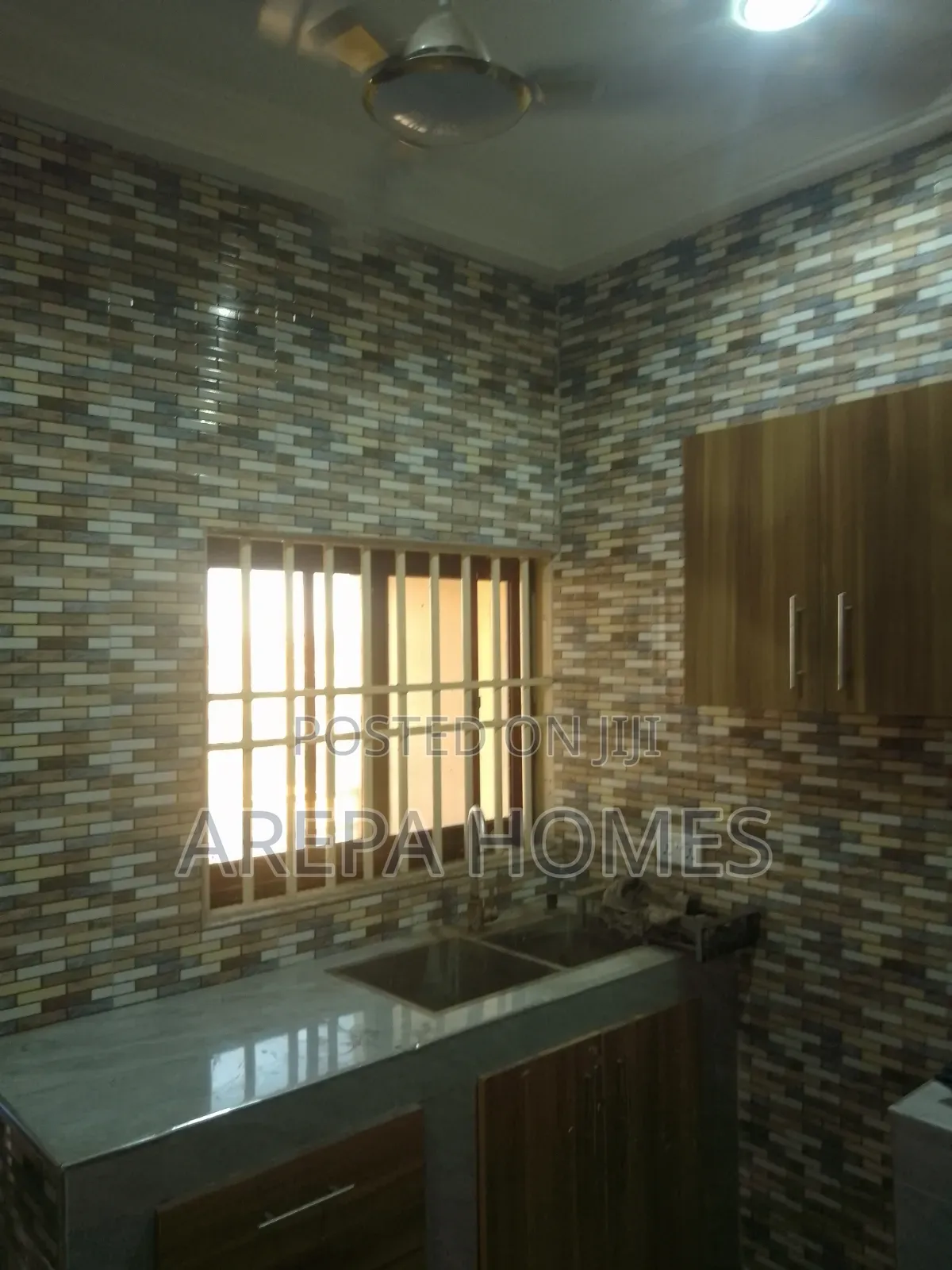2bdrm Apartment in Arepa Homes, Zongo Junction for rent