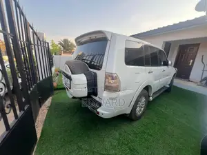 Mitsubishi Pajero 2011 White