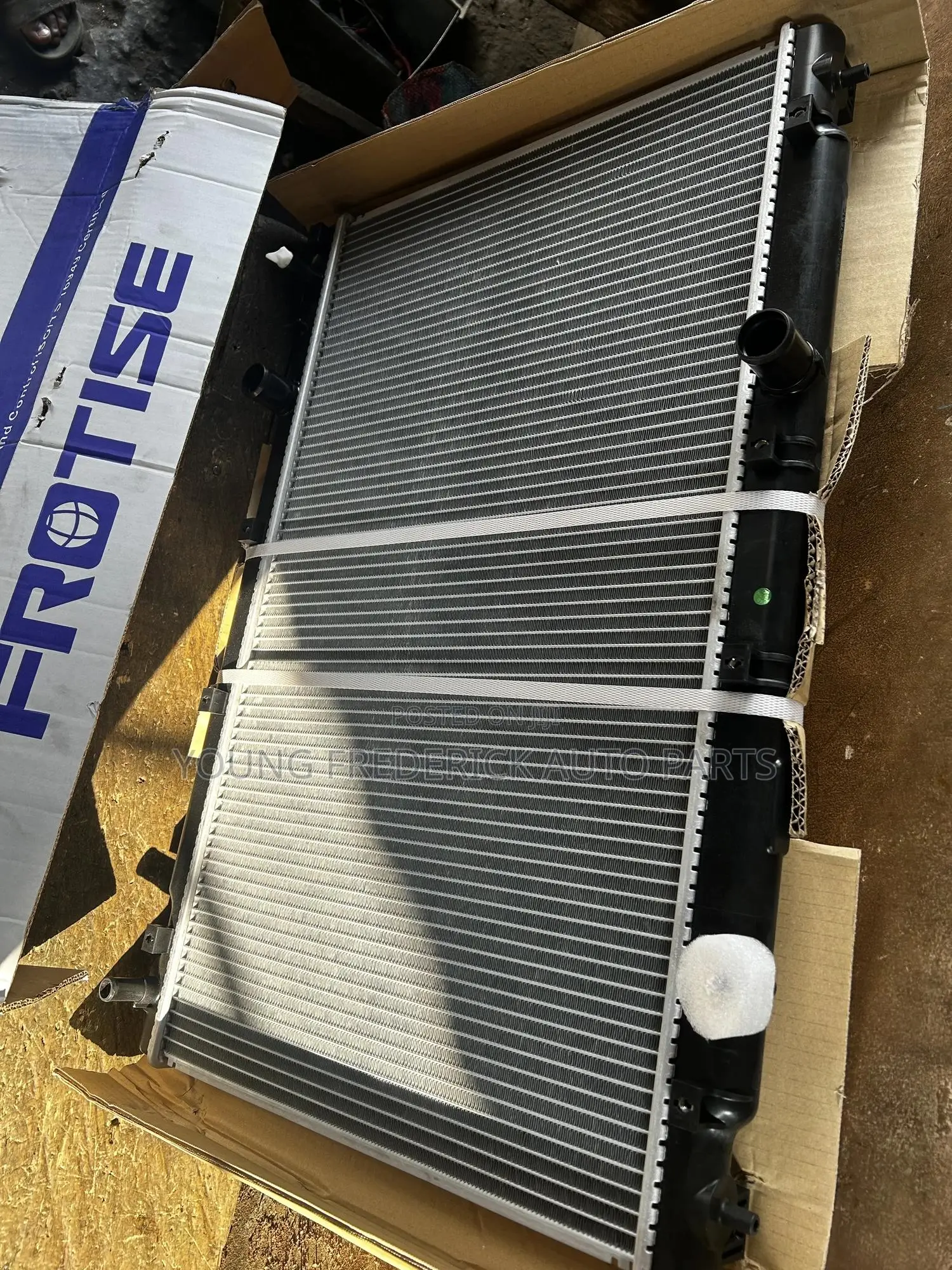 Honda Cr-v 2016 2017 2018 2019 2020 Radiator/Tank