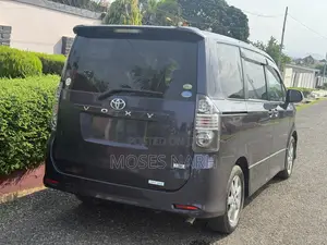 Toyota Voxy 2010 Gray