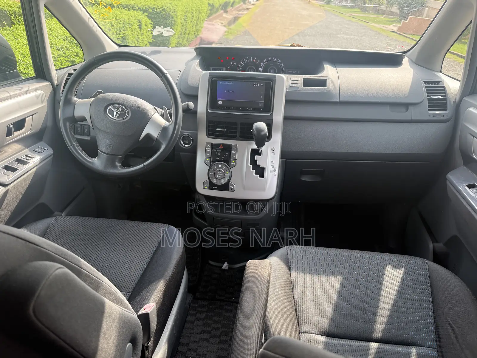 Toyota Voxy 2010 Gray