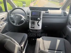 Toyota Voxy 2010 Gray