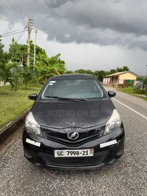 Toyota Vitz 1.5 FWD 5dr 2012 Black
