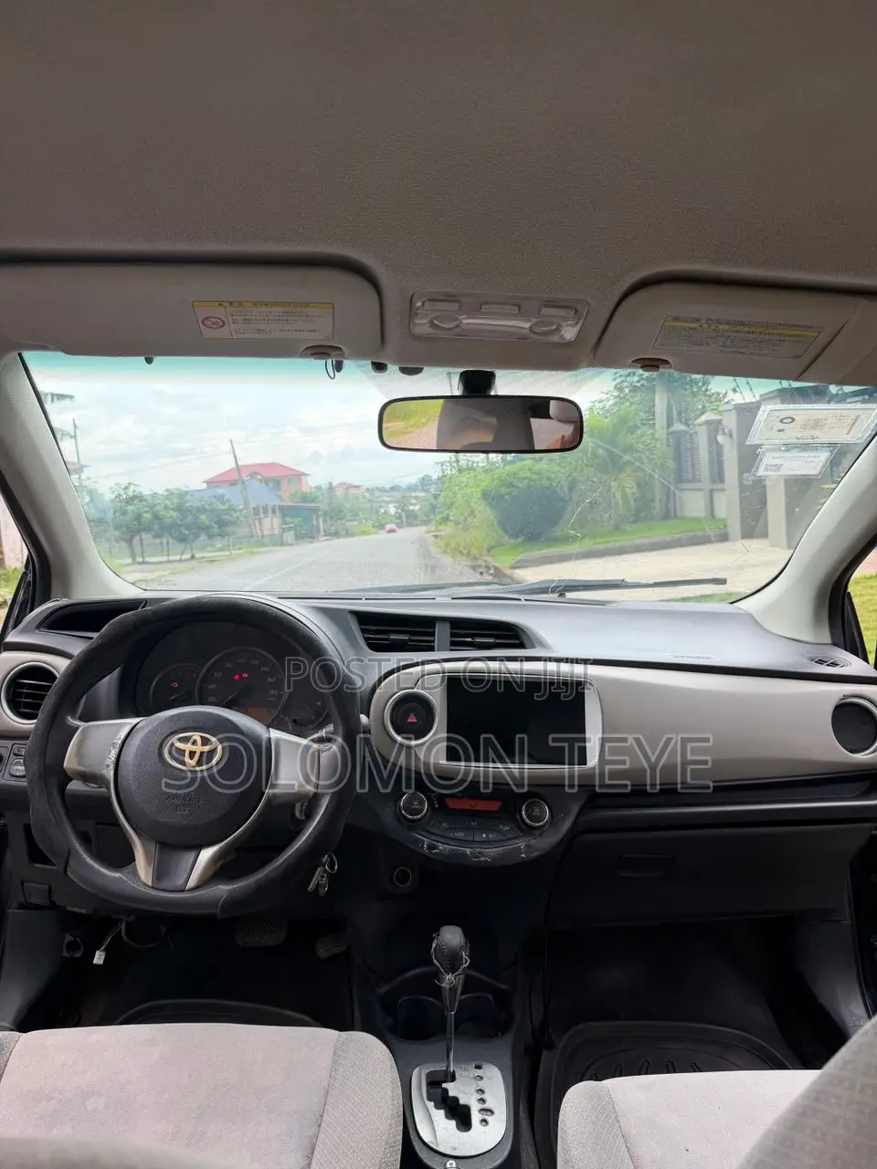 Toyota Vitz 1.5 FWD 5dr 2012 Black