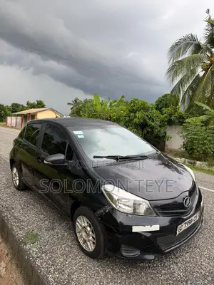 Toyota Vitz 1.5 FWD 5dr 2012 Black