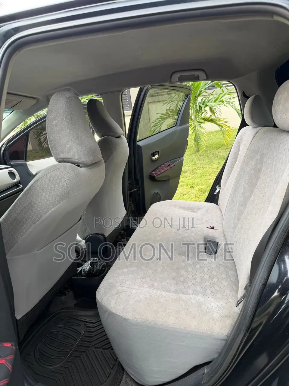 Toyota Vitz 1.5 FWD 5dr 2012 Black