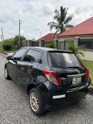 Toyota Vitz 1.5 FWD 5dr 2012 Black