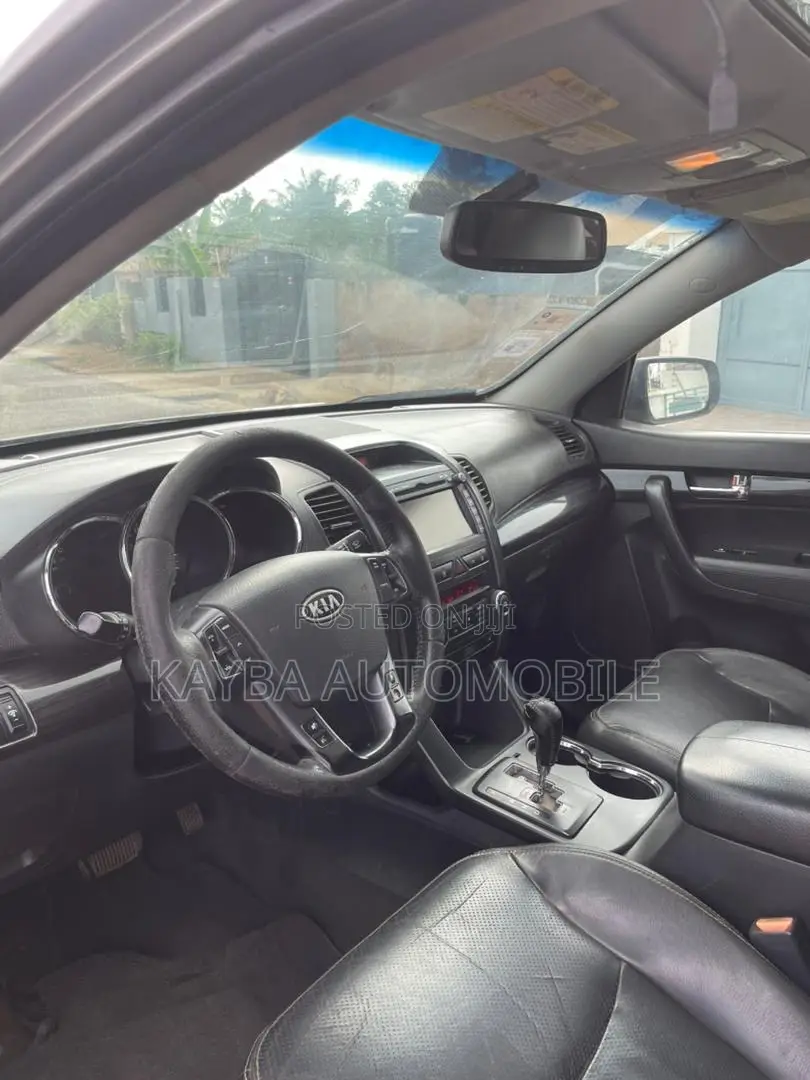 Kia Sorento 2011 Gold