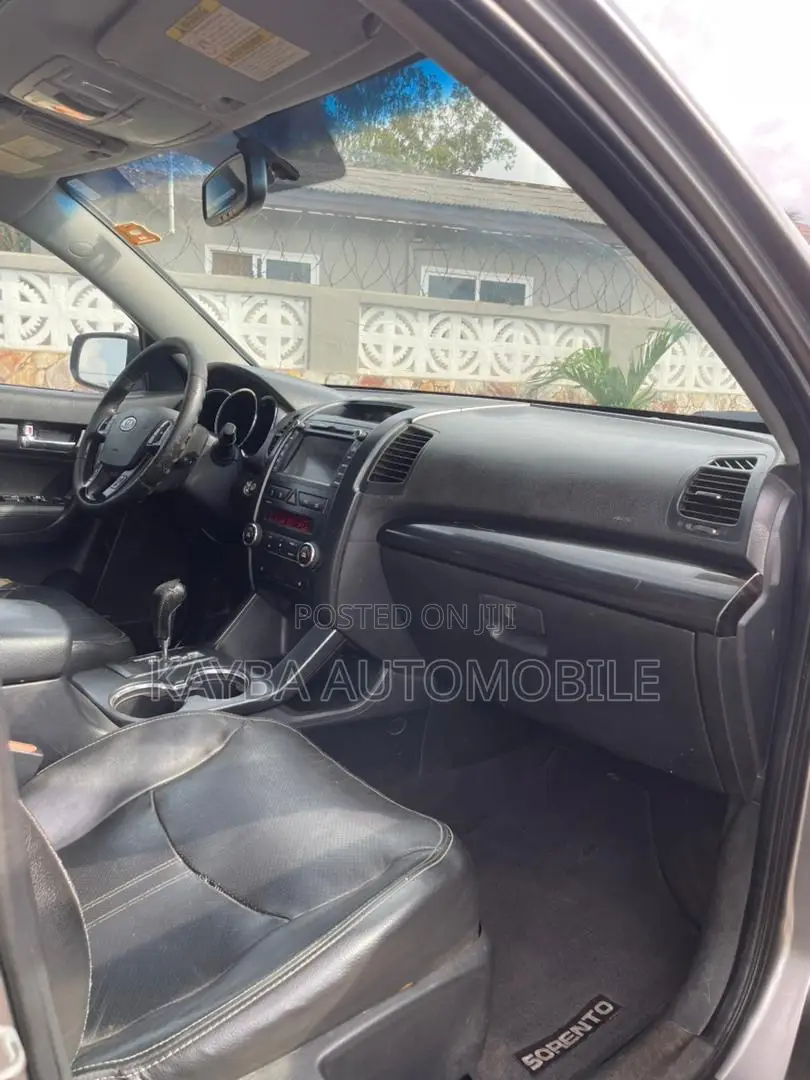 Kia Sorento 2011 Gold