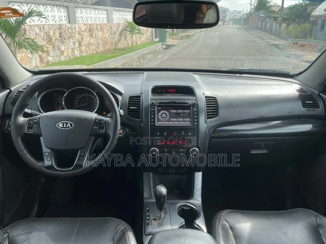 Kia Sorento 2011 Gold