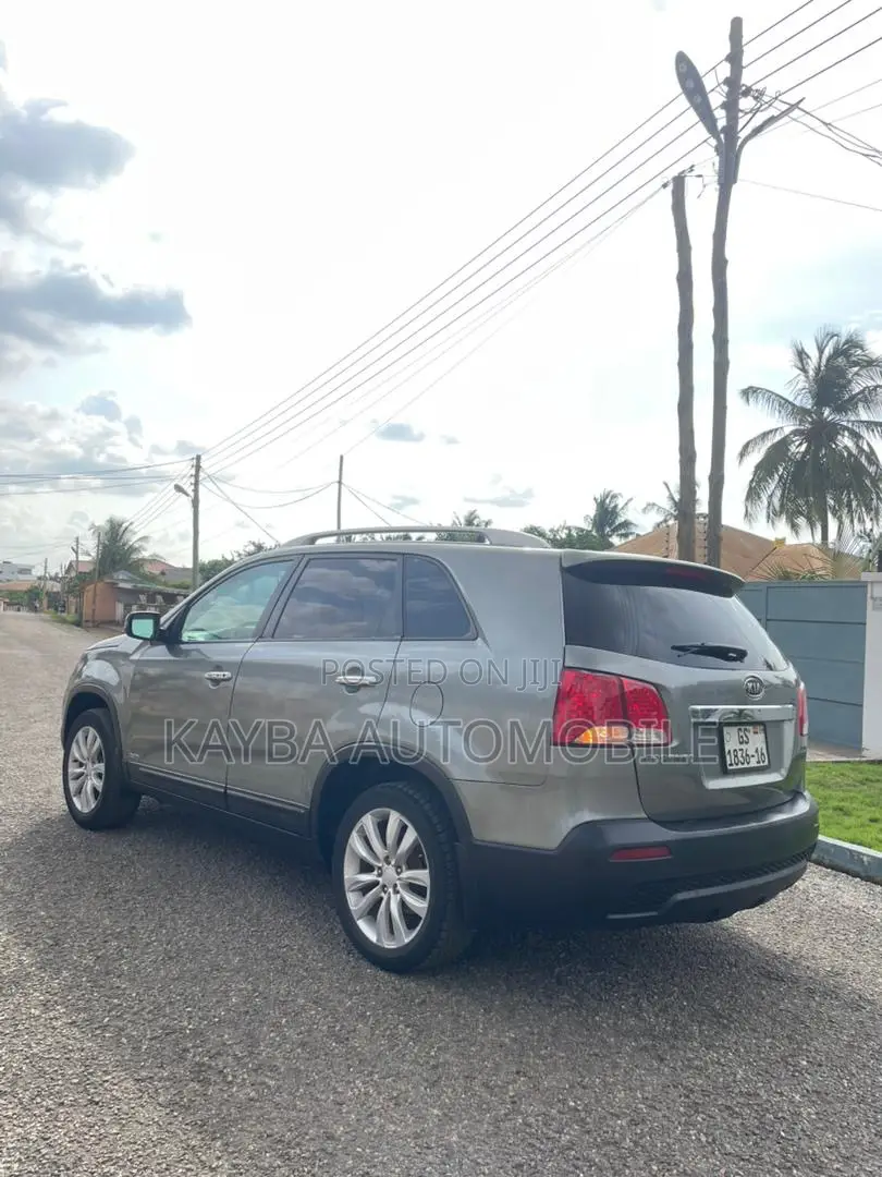 Kia Sorento 2011 Gold