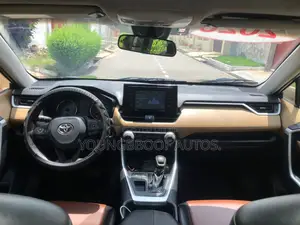 Toyota RAV4 XLE FWD 2020 Black