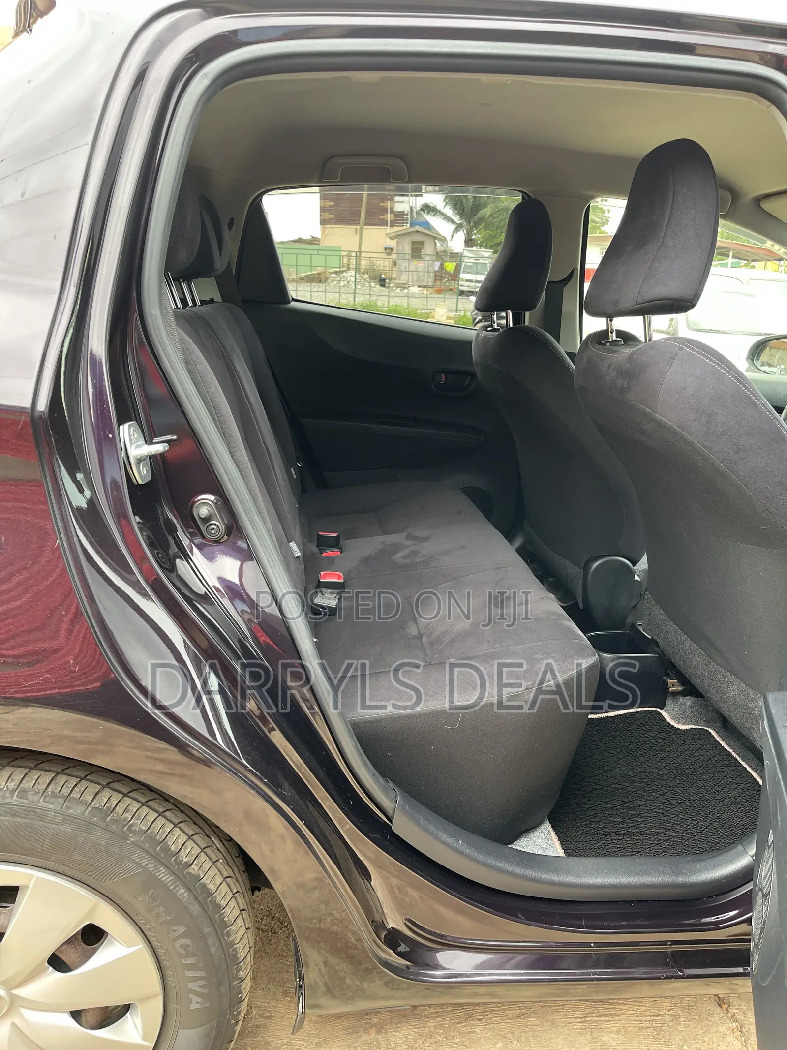 Toyota Vitz 1.3 AWD 3dr 2013 Black