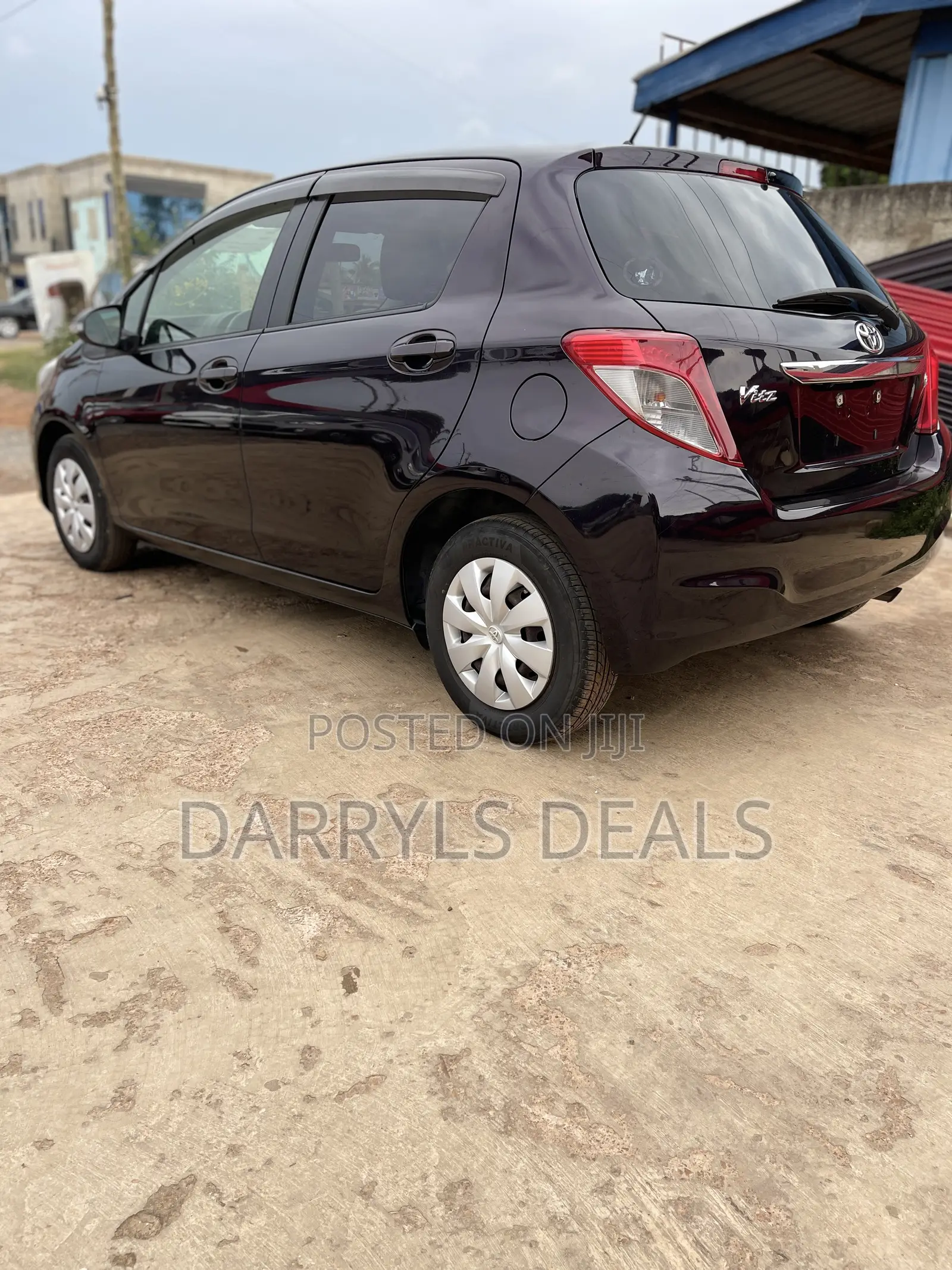 Toyota Vitz 1.3 AWD 3dr 2013 Black