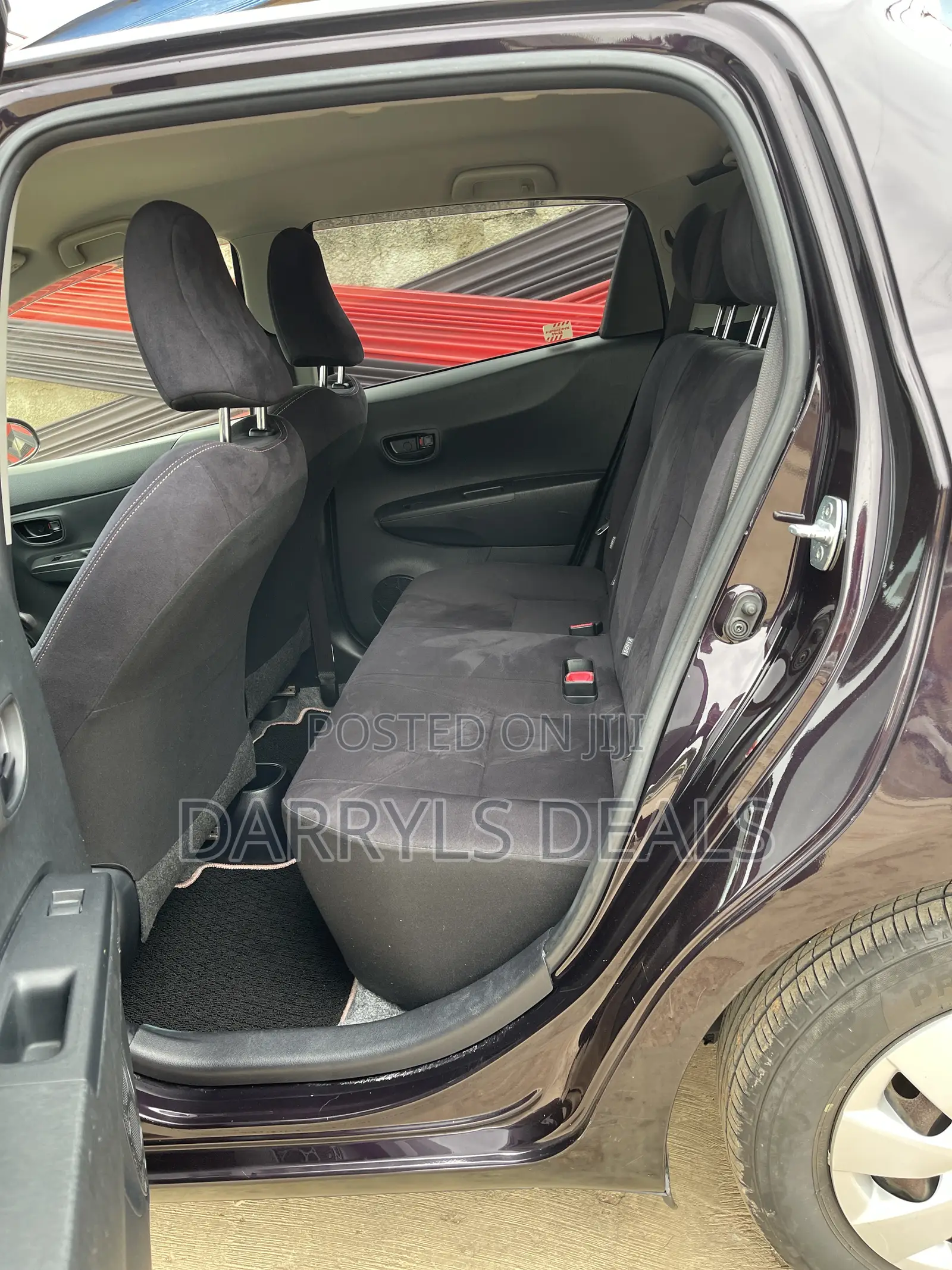 Toyota Vitz 1.3 AWD 3dr 2013 Black