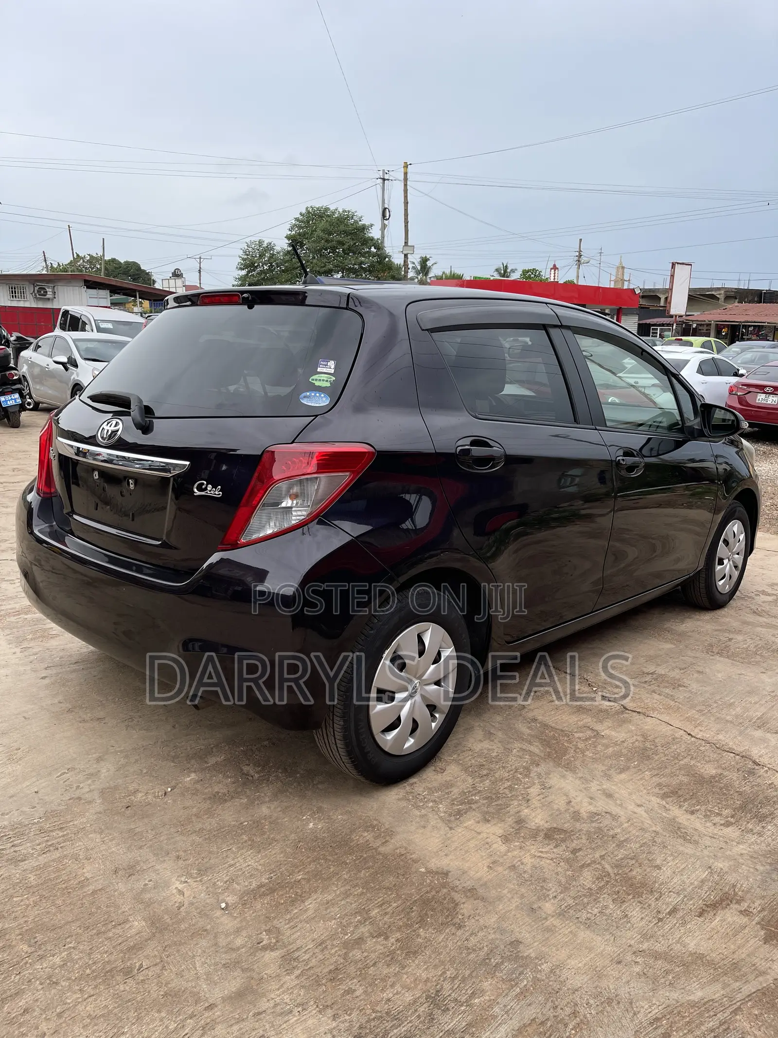 Toyota Vitz 1.3 AWD 3dr 2013 Black