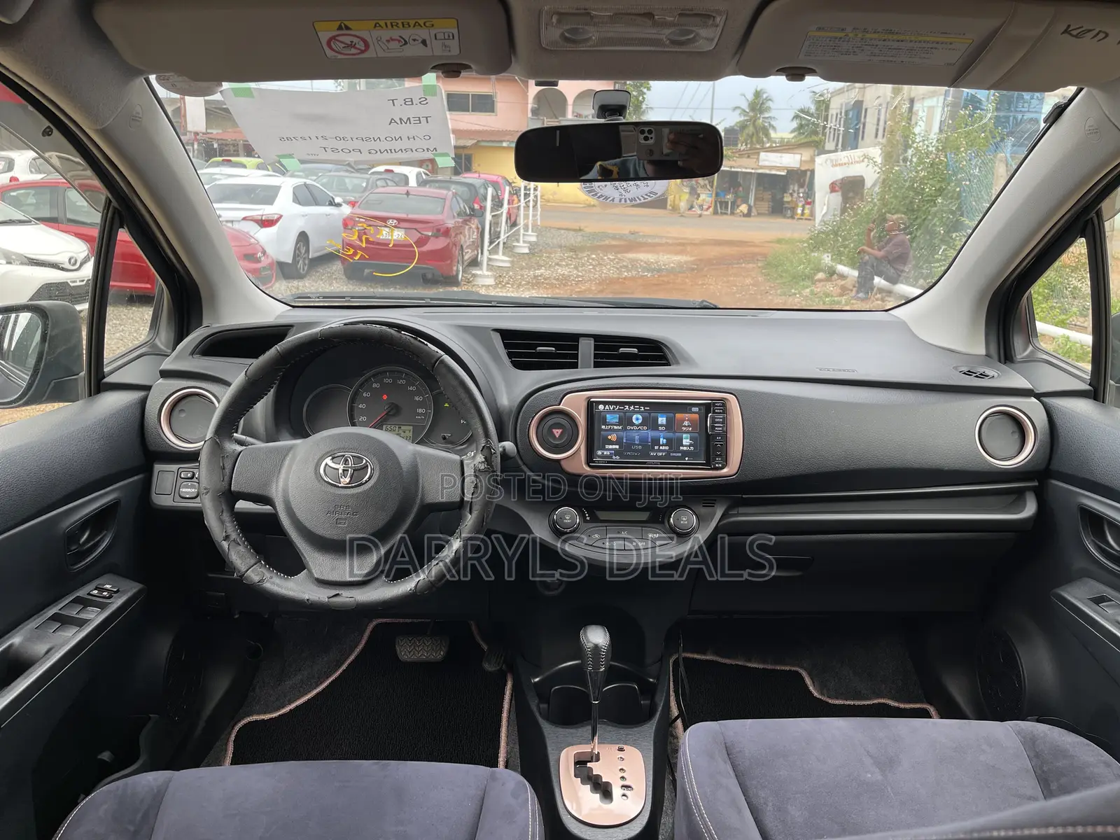 Toyota Vitz 1.3 AWD 3dr 2013 Black
