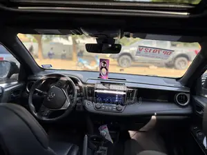 Toyota RAV4 Limited 4dr SUV (2.5L 4cyl 6A) 2018 Black
