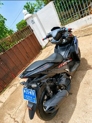 Yamaha 2025 Black