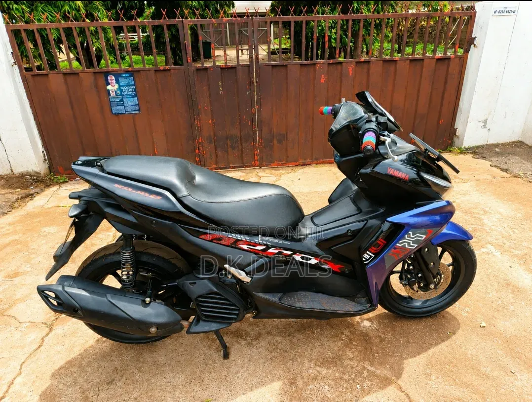 Yamaha 2025 Black