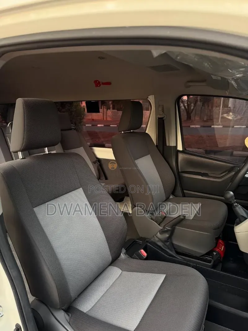 Toyota HiAce 2023 White