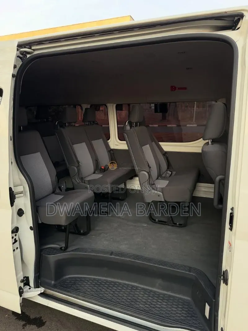 Toyota HiAce 2023 White