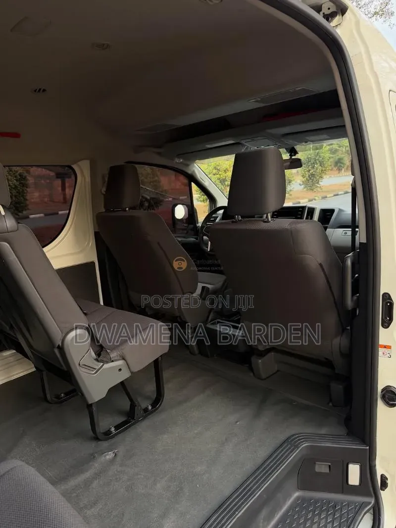 Toyota HiAce 2023 White