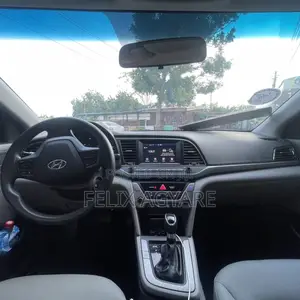 Hyundai Elantra 2018 Red