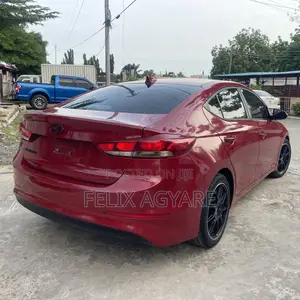 Hyundai Elantra 2018 Red