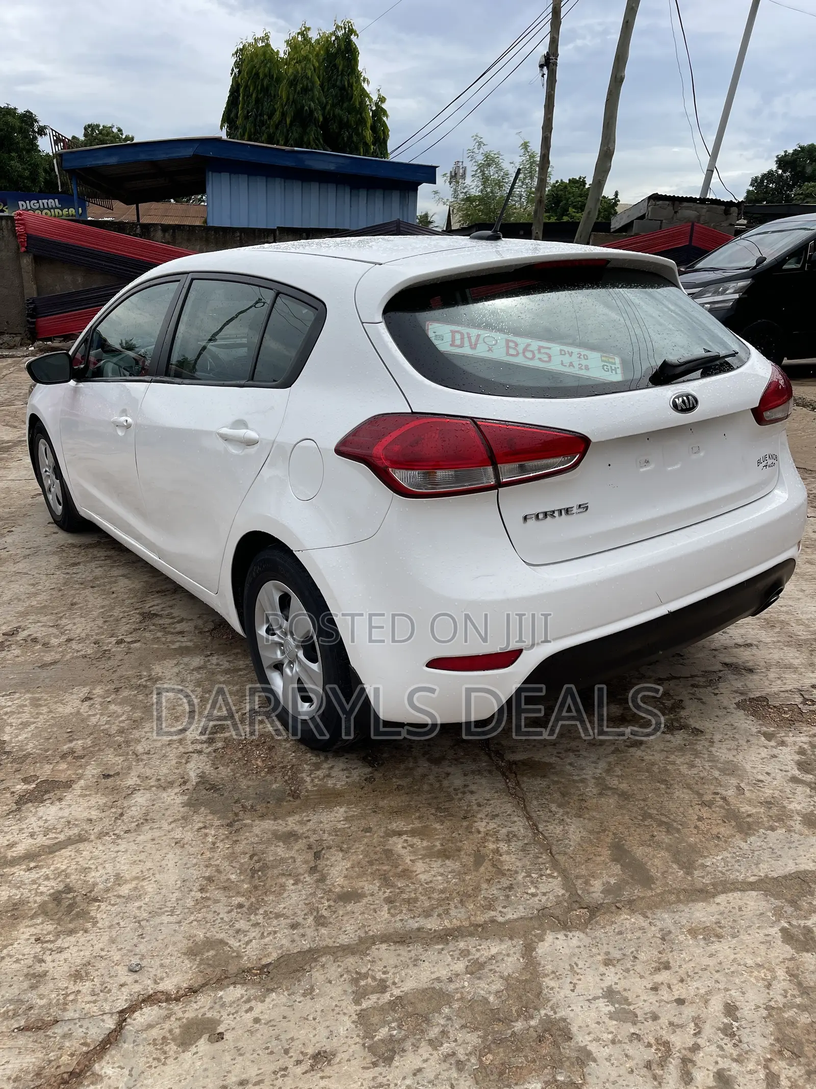 Kia Forte SX Hatchback 2017 White