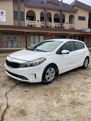 Kia Forte SX Hatchback 2017 White