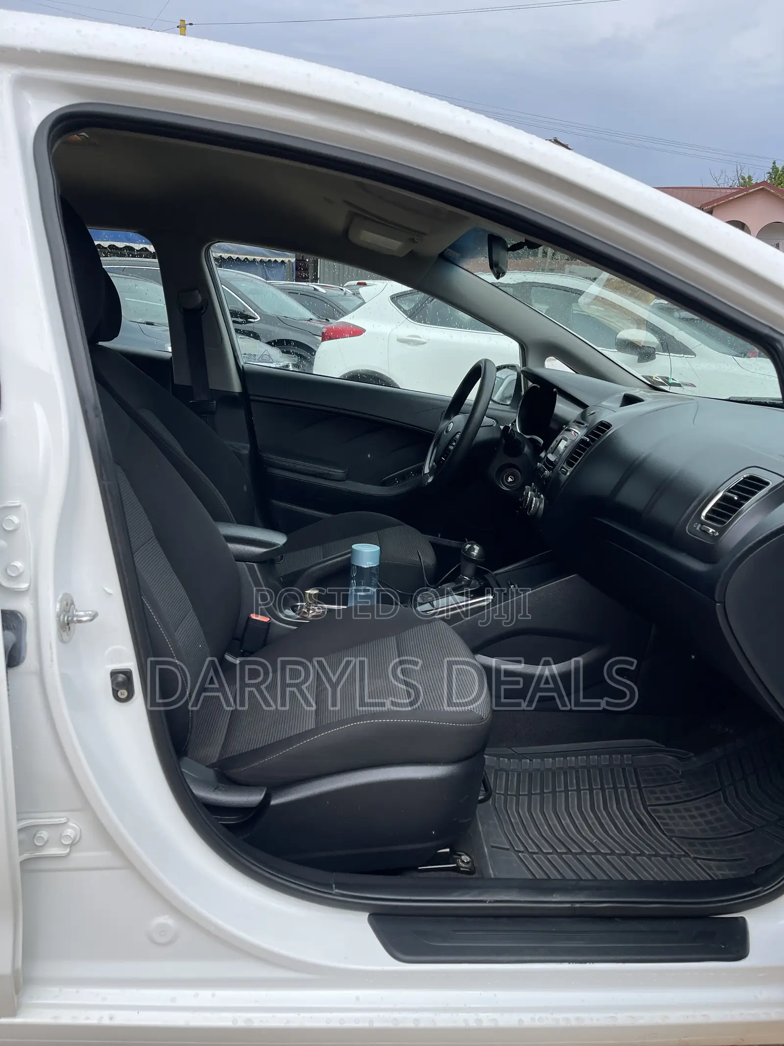 Kia Forte SX Hatchback 2017 White