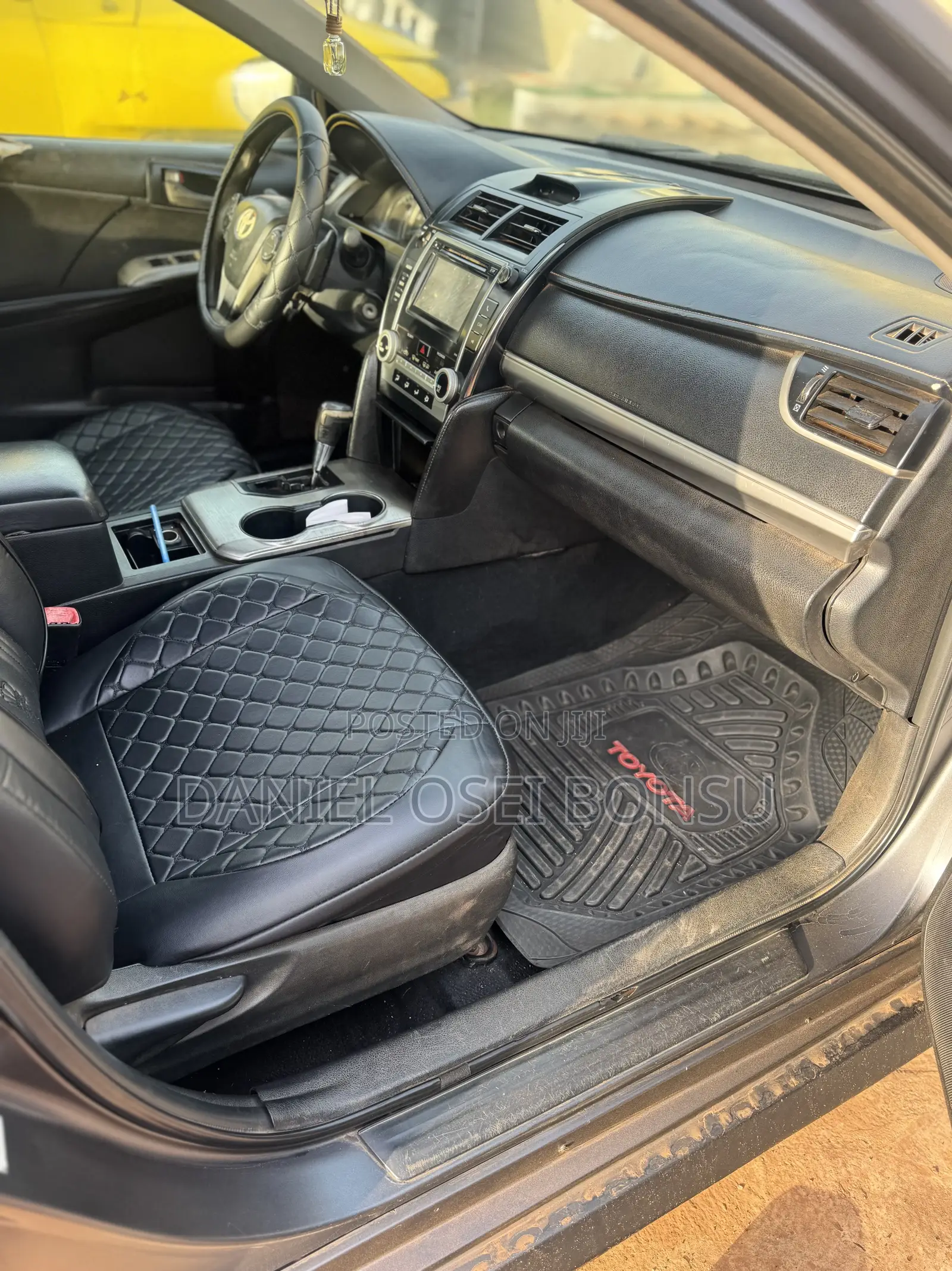 Toyota Camry SE 4dr Sedan (2.5L 4cyl 6A) 2012 Gray