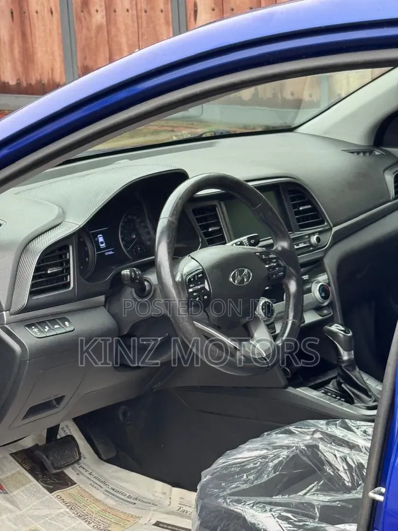 Hyundai Elantra Value Edition 2019 Blue