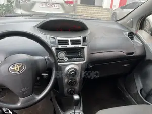Toyota Vitz 2010 Black