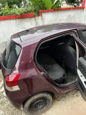 Toyota Vitz 2010 Black