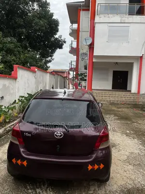 Toyota Vitz 2010 Black