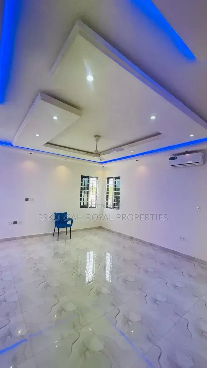 3bdrm House in Ablekuma, Fan Milk for sale