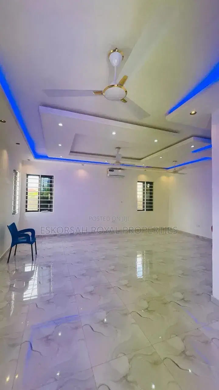 3bdrm House in Ablekuma, Fan Milk for sale