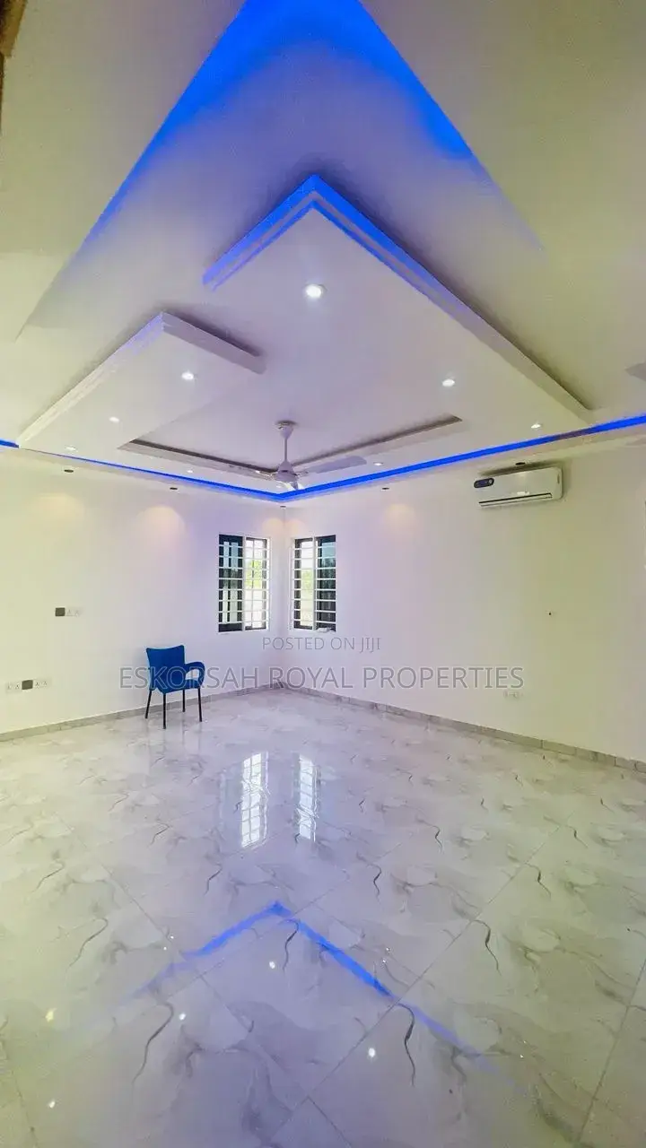 3bdrm House in Ablekuma, Fan Milk for sale